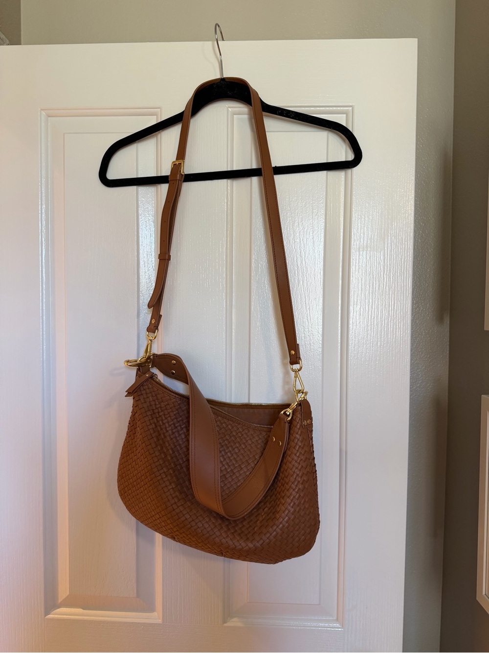 Quince Sloane Handwoven Shoulder Bag in Cognac - Picture 5 of 12